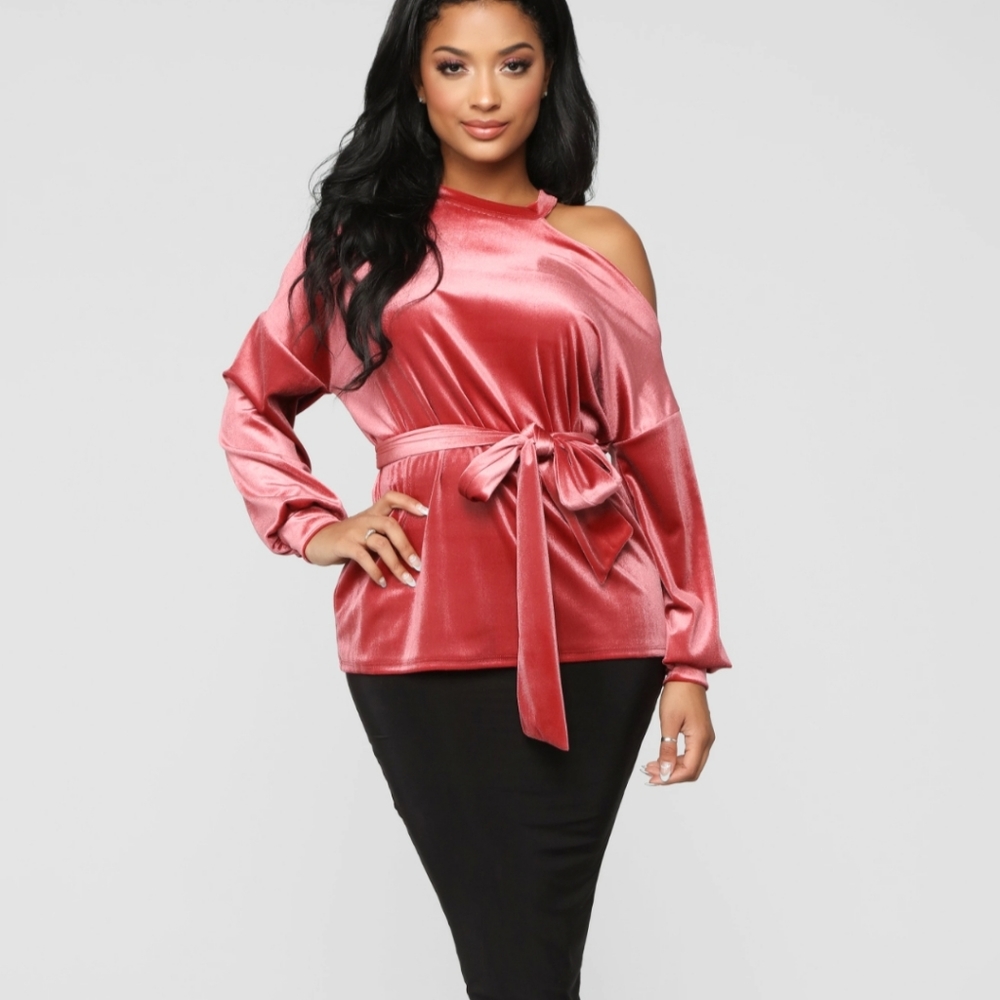 Fashion Nova (NWT) Velvet Top